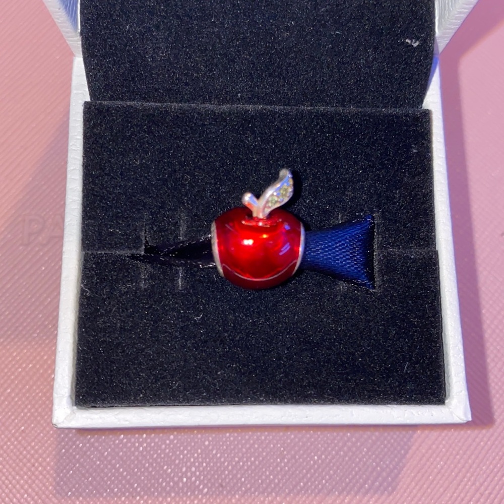 Pandora Snow White Apple Charm